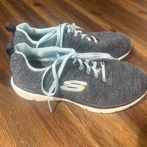 Skechers Womens Gray and Blue Sneakers Shoes 6.5